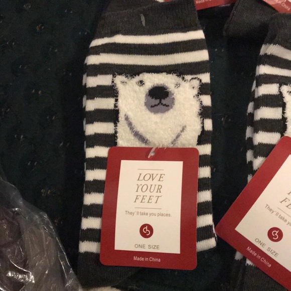 Sold!!!!Dress Barn Cozy polar bear faces socks ❄️ - Picture 2 of 3
